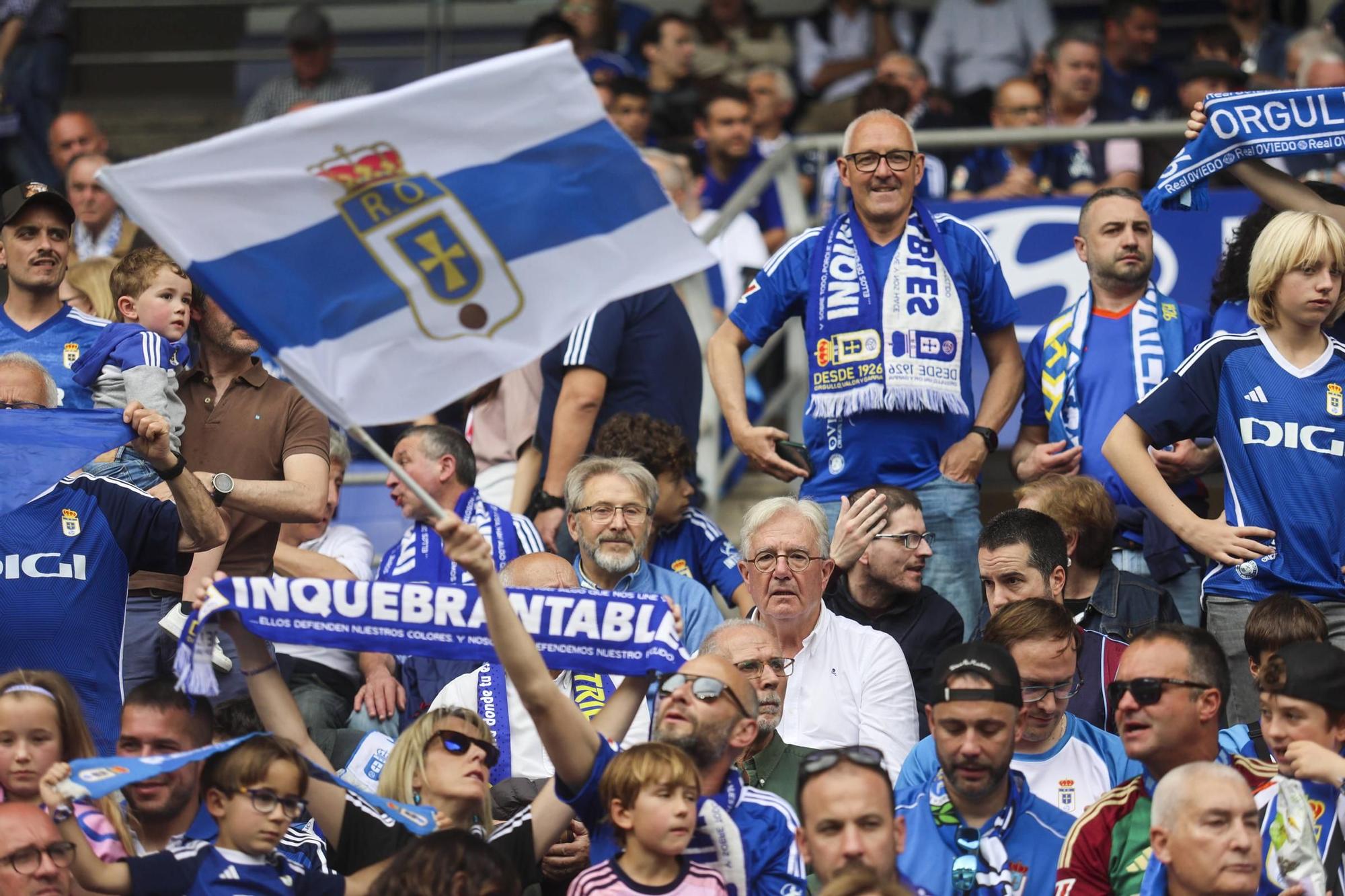 EN IMÁGENES: Ambientazo en la valiosa victoria del Oviedo contra el Zaragoza