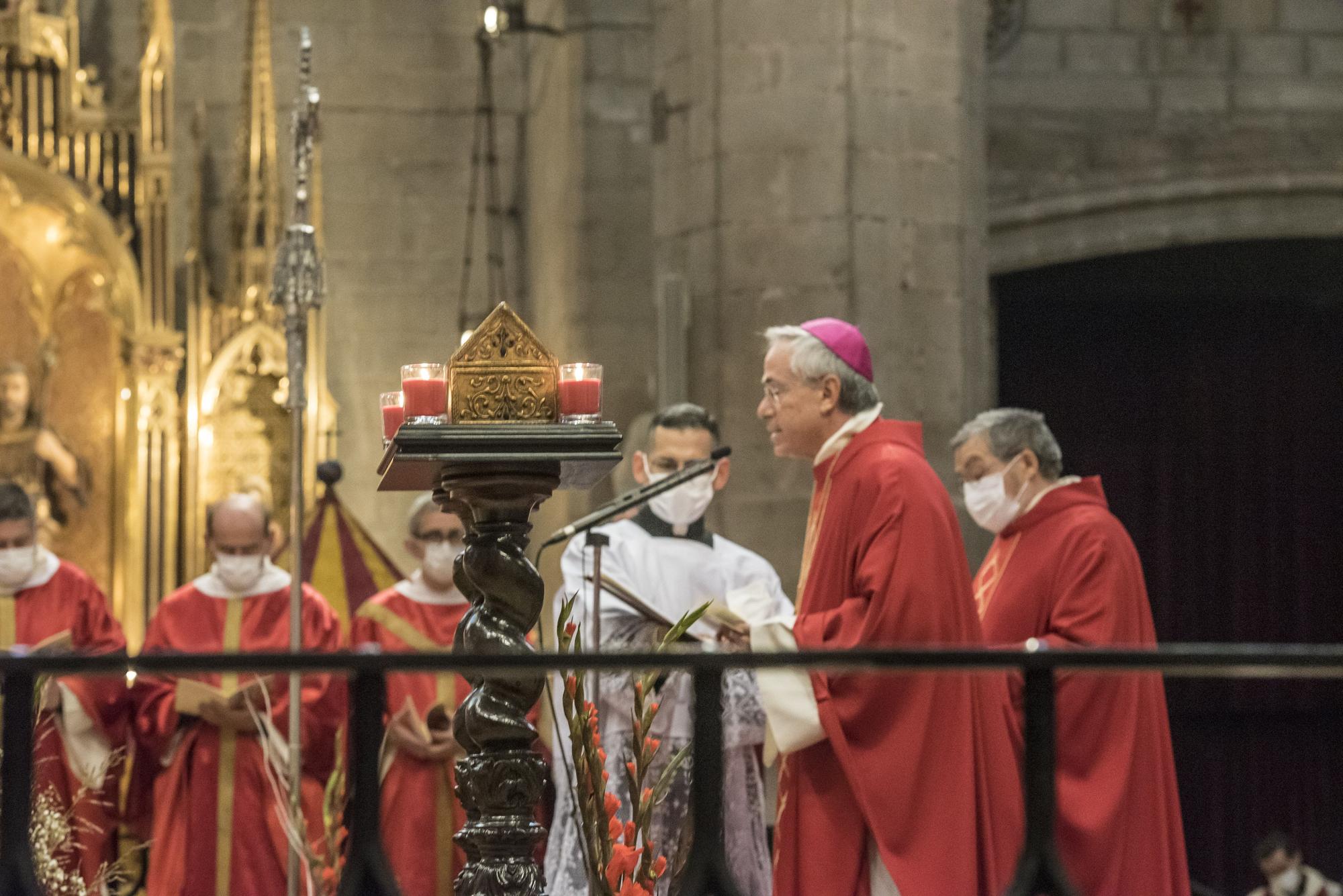 La Seu de Manresa resplendeix com una catedral en la primera beatificació que acull