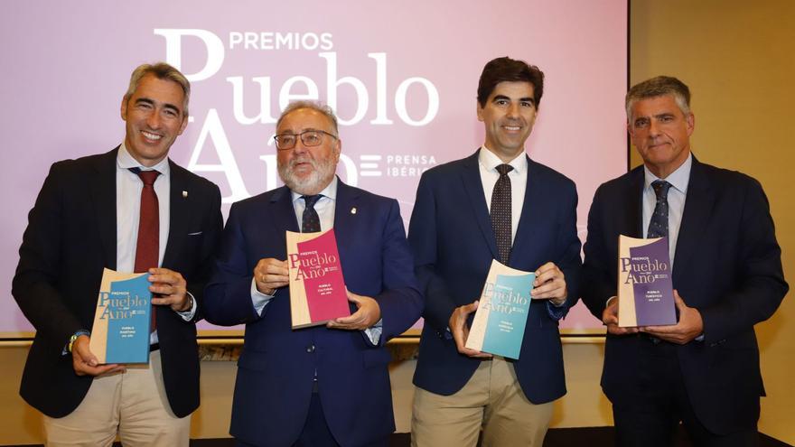 Navas, Villanova, Santos y Armijo posan con los premios.