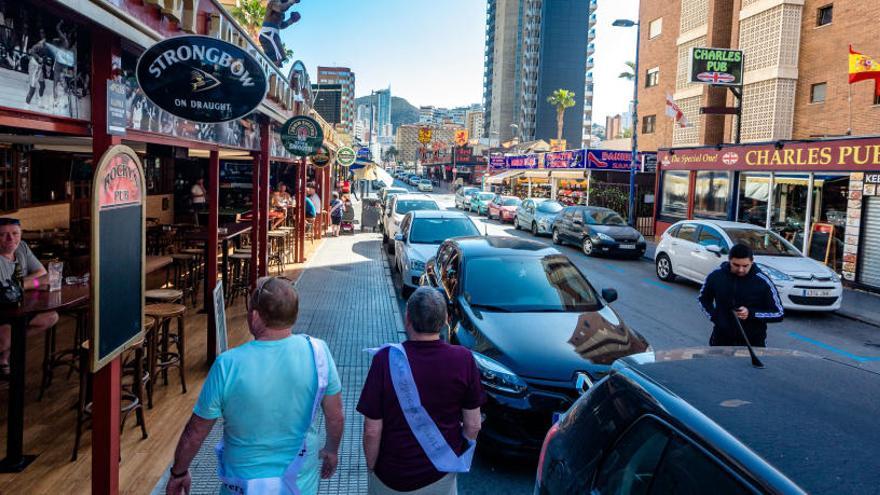 Imagen de ayer de la calle Gerona de Benidorm donde murió el turista escocés.