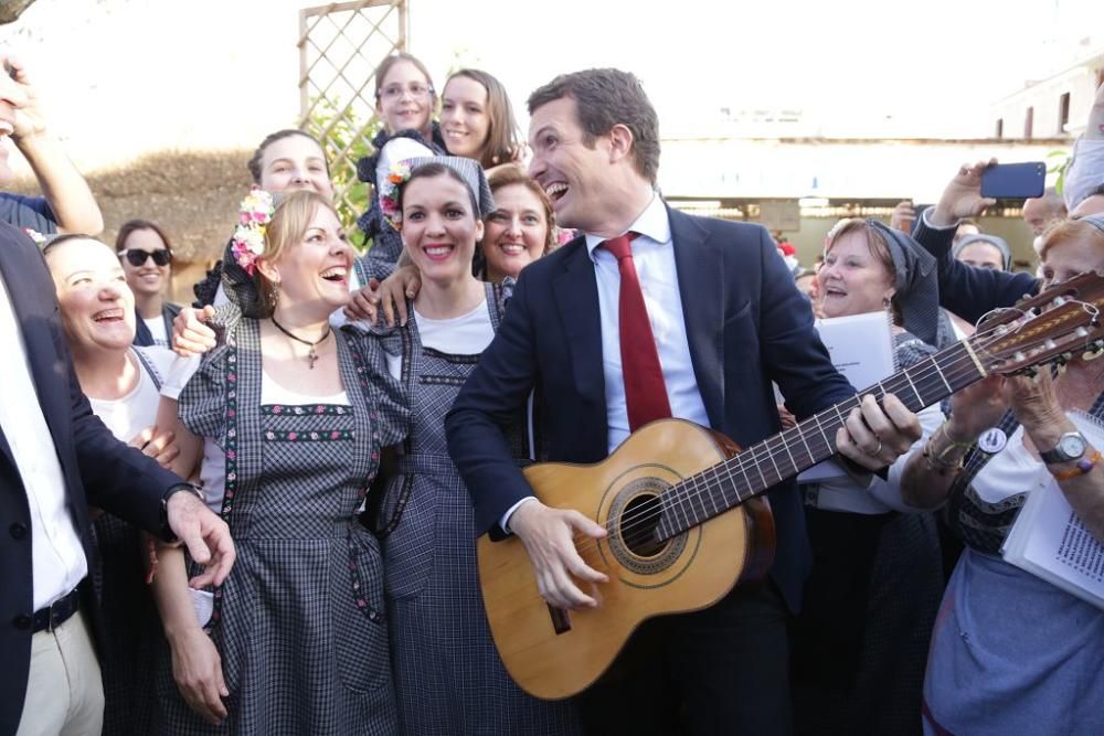 Pablo Casado visita las barracas de Murcia