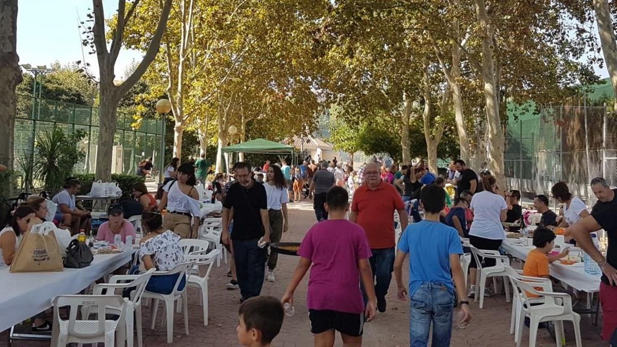 El Festival de Paellas congrega a un numeroso público en Massanassa.