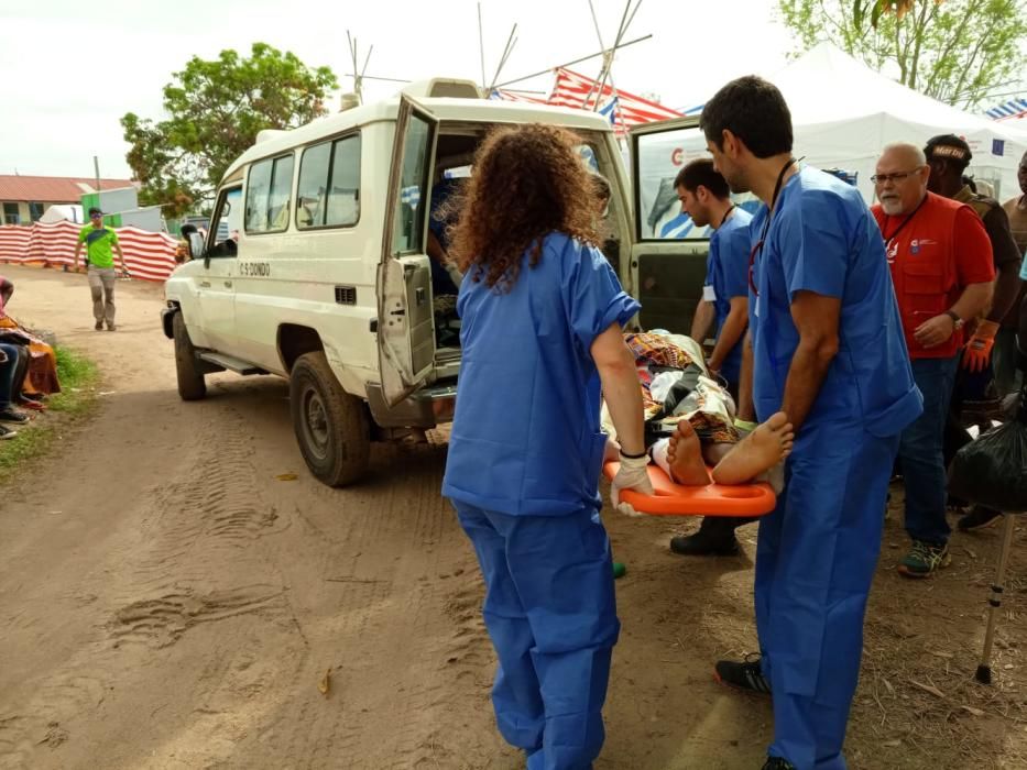 El enfermero de La Aparecida forma parte del equipo STARS del Gobierno de España de respuesta rápida en hospital de campaña a catástrofes. Imágenes del reconocimiento y de la labor en Mozambique.