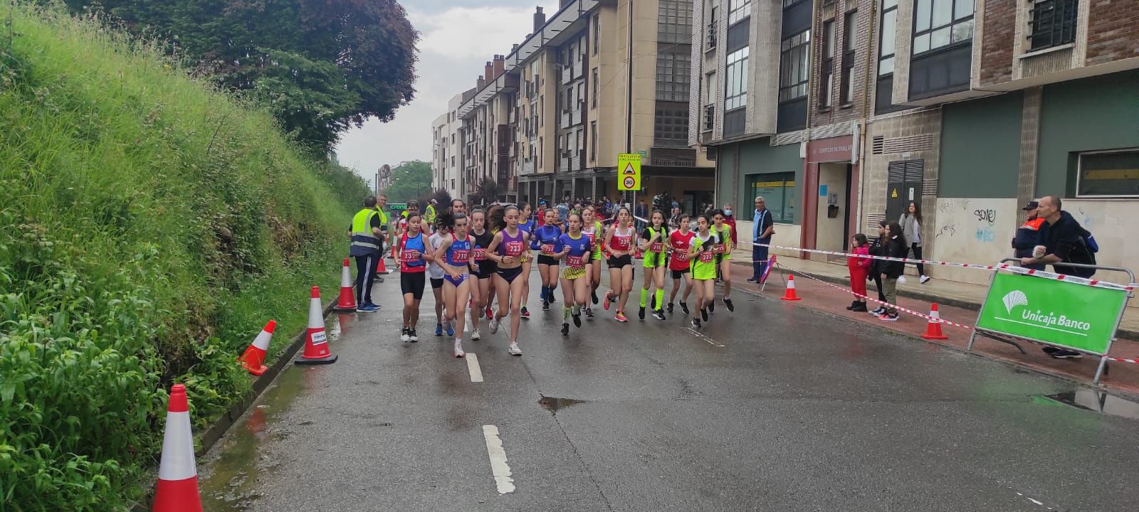 Moha Bakkali y Mariam Benkert se imponen en una competición que fue "una fiesta del atletismo"