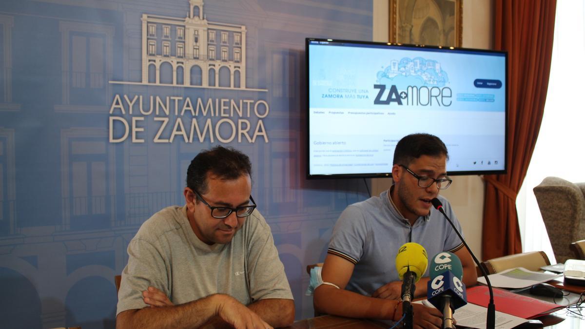 Pablo Novo presenta el programa de presupuestos participativos.