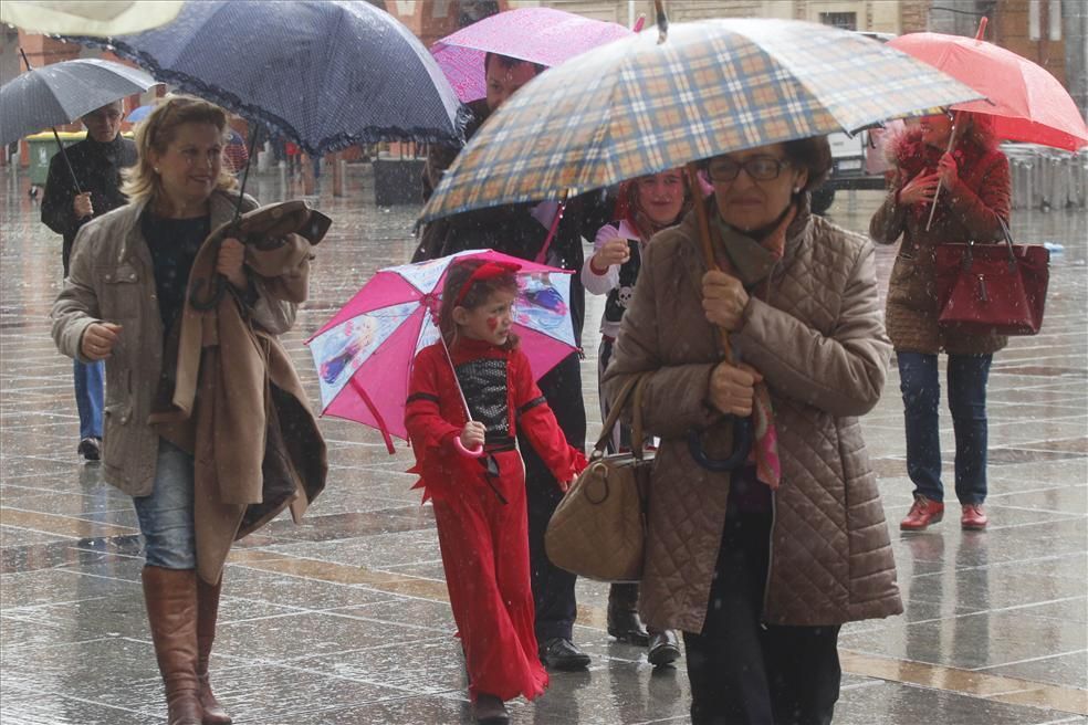 FOTOGALERÍA // Cabalgata de Carnaval de Córdoba suspendida por la lluvia