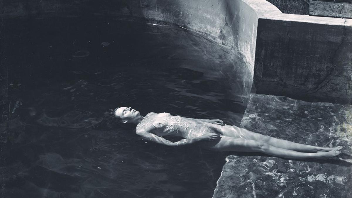 Desnudo flotando 1939 Copia de plata en gelatina 19,3 × 24,2 cm Center for Creative Photography, The University of Arizona. Edward Weston Archive. Exposición en el centro KBr de la Fundacion Mapfre de Barcelon a