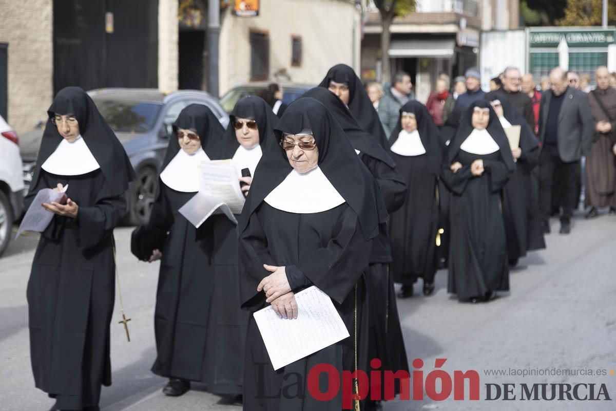 Así ha sido el traslado del cuatro y la reliquia de Santa Teresa de Jornet desde el Asilo hasta la Parroquia de la Concepción en Caravaca