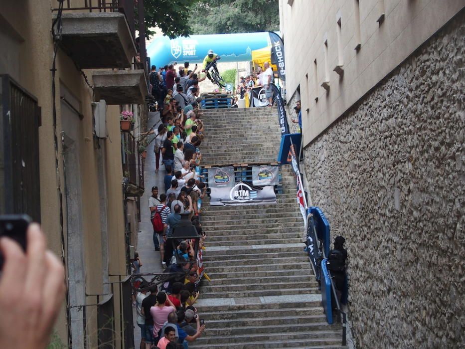 Un moment de l''Urban Downhill Show a la Pujada Sant Domènec