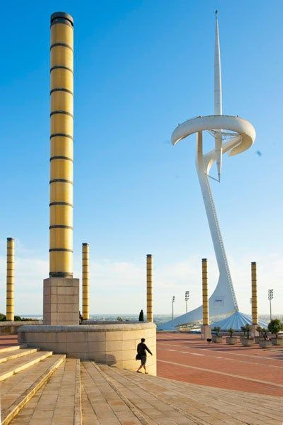 La Torre de telecomunicaciones de Montjuïc es obra de Santiago Calatrava.