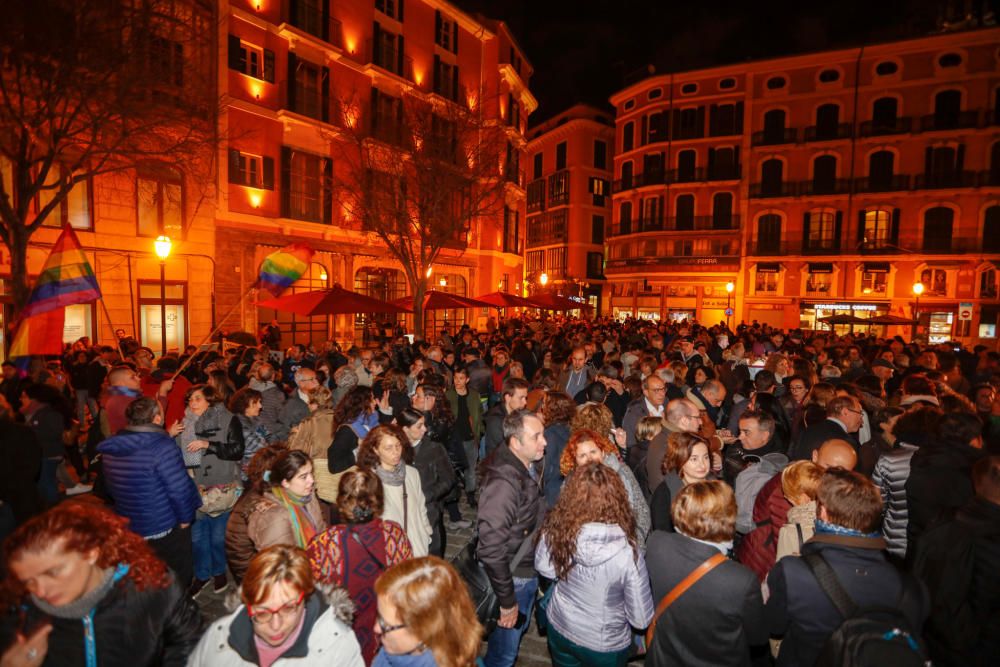 Concentración feminista en Palma contra el pacto en Andalucía