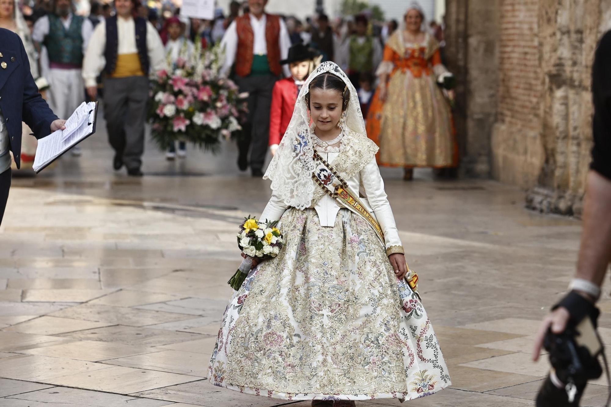 Ofrenda 18 de marzo. Calle de la Paz (16-17 horas)