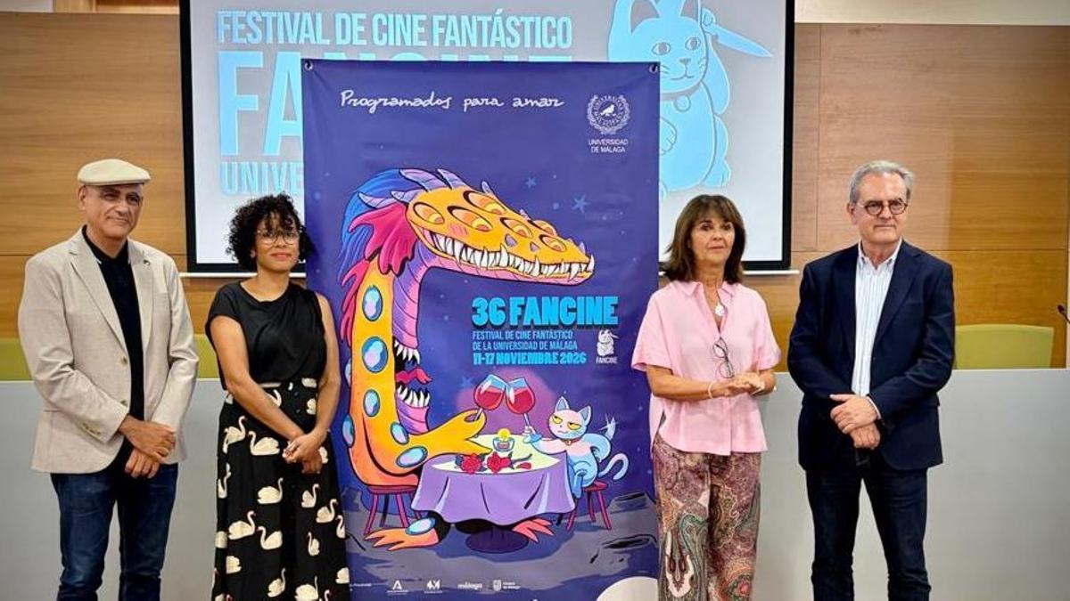 Pepo Pérez, vicerrector adjunto;la artista Natacha Bustos, Rosario Gutiérrez, vicerrectora de Cultura, y Juan Antonio Vigar, director del Festival de Málaga, en el estreno del cartel.