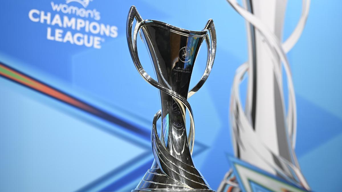 El trofeo de la Women's Champions League, en un sorteo