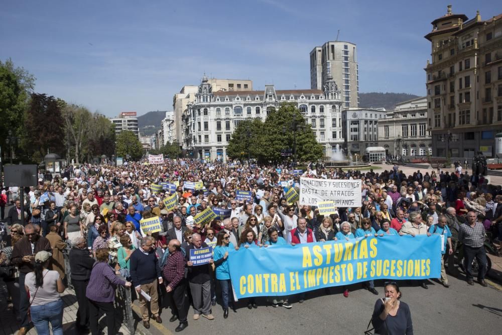 Miles de personas piden la eliminación del impuesto de sucesiones en Asturias