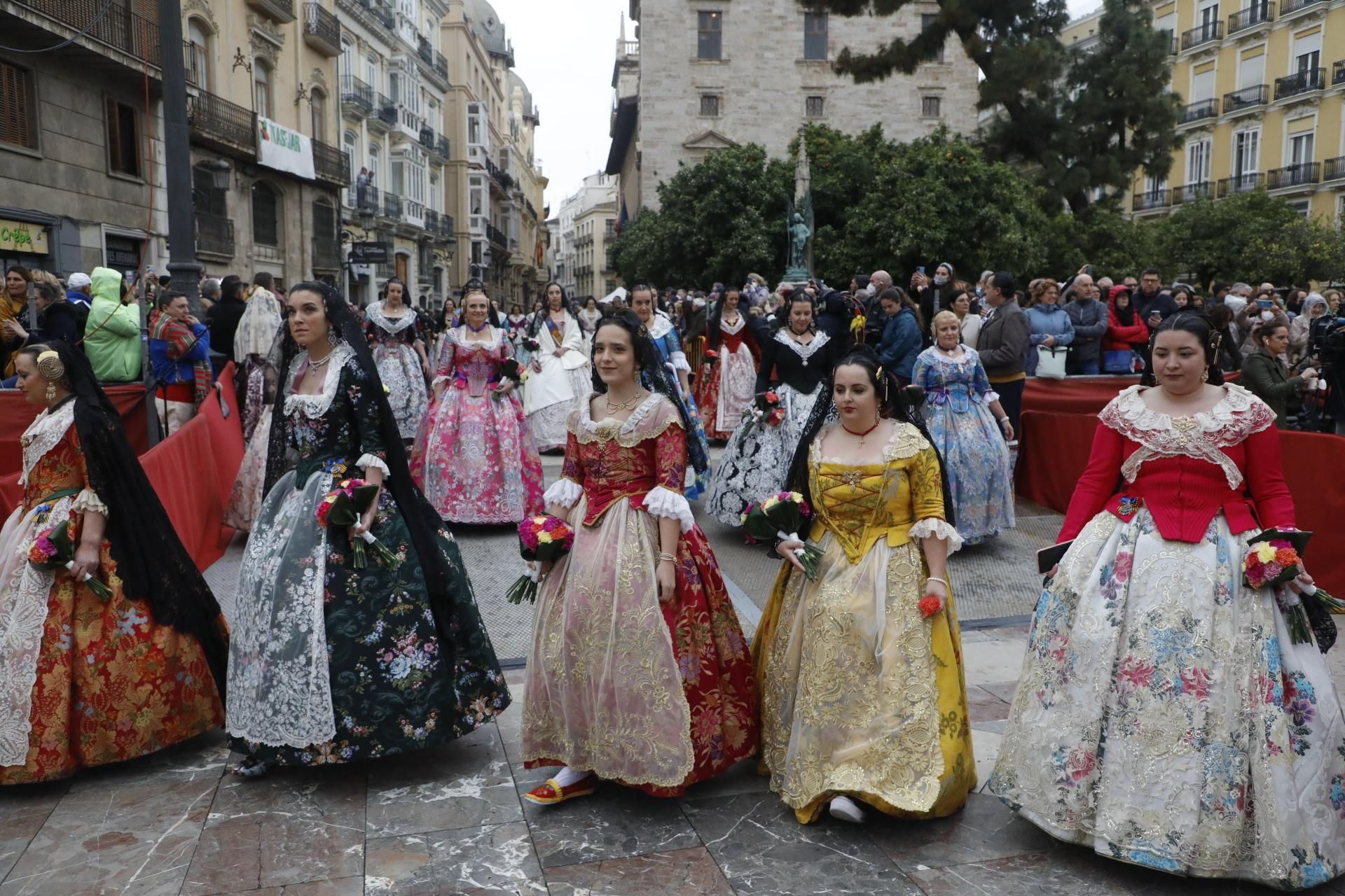 Búscate en el primer día de Ofrenda por la calle Quart (entre las 115.30 y las 17.00 horas)