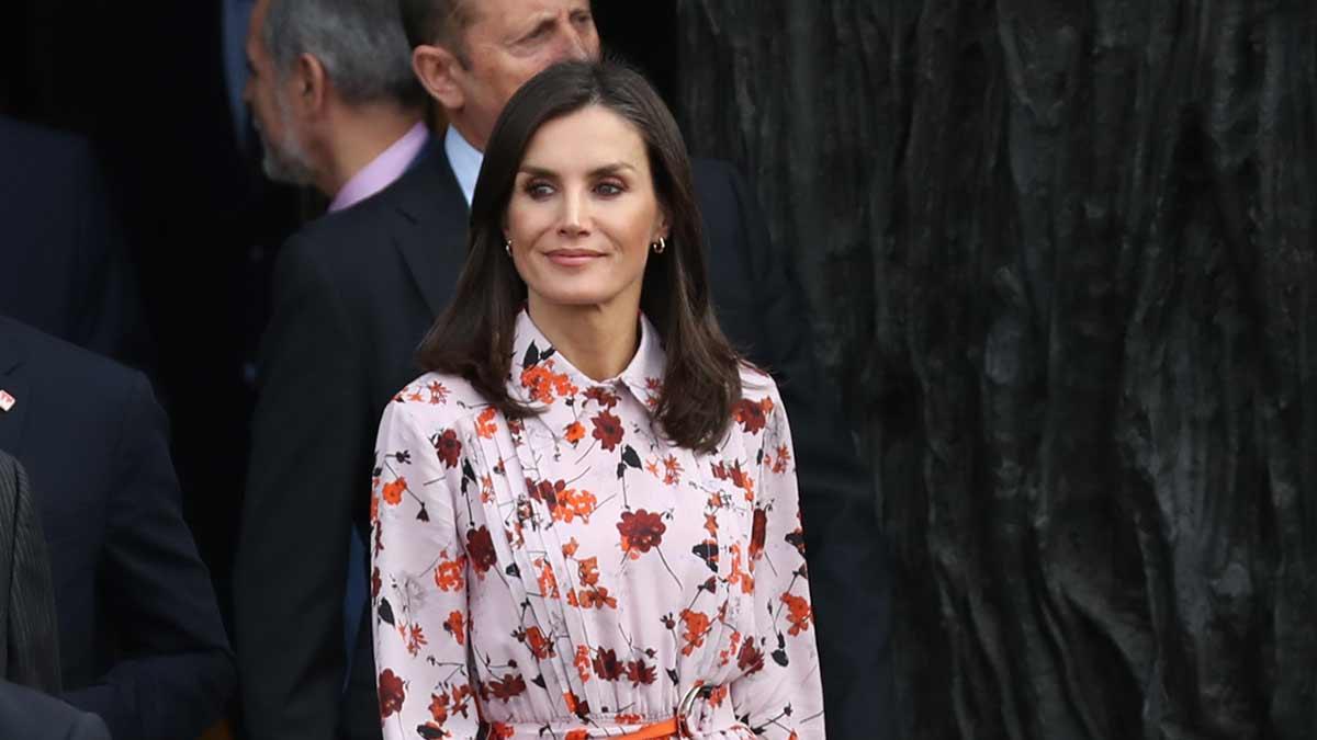 La reina Letizia con vestido de flores