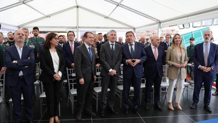 Regades, Larriba, Caballero, Grande-Marlaska, Planas, Alperi, Fernández-Tapias y Almuiña, ayer en Astilleros Ría de Vigo.