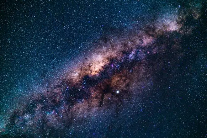 Descubren una galaxia gemela de la Vía Láctea en los confines del universo