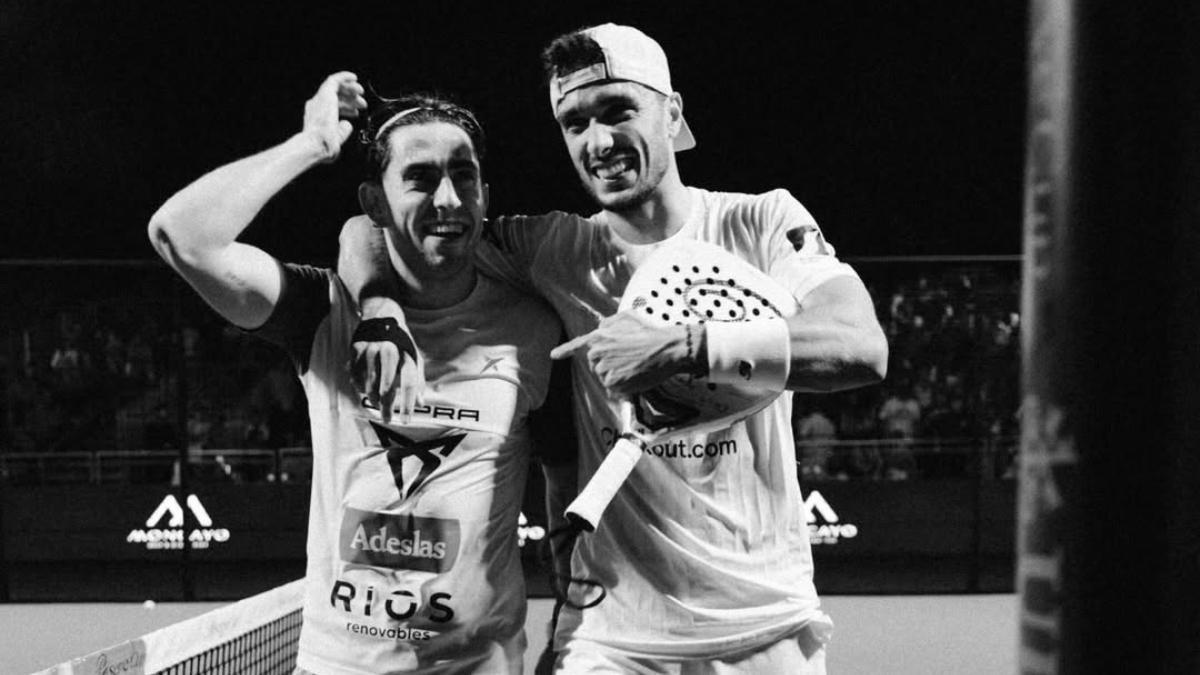 Jon Sanz y Ale Galán tras ganar a Fede Chingotto y Javi Leal