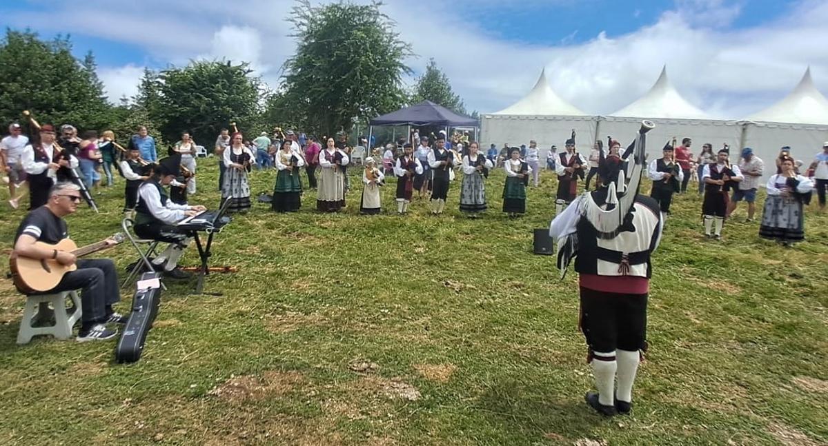La Banda de Gaites Güestia, de Lena