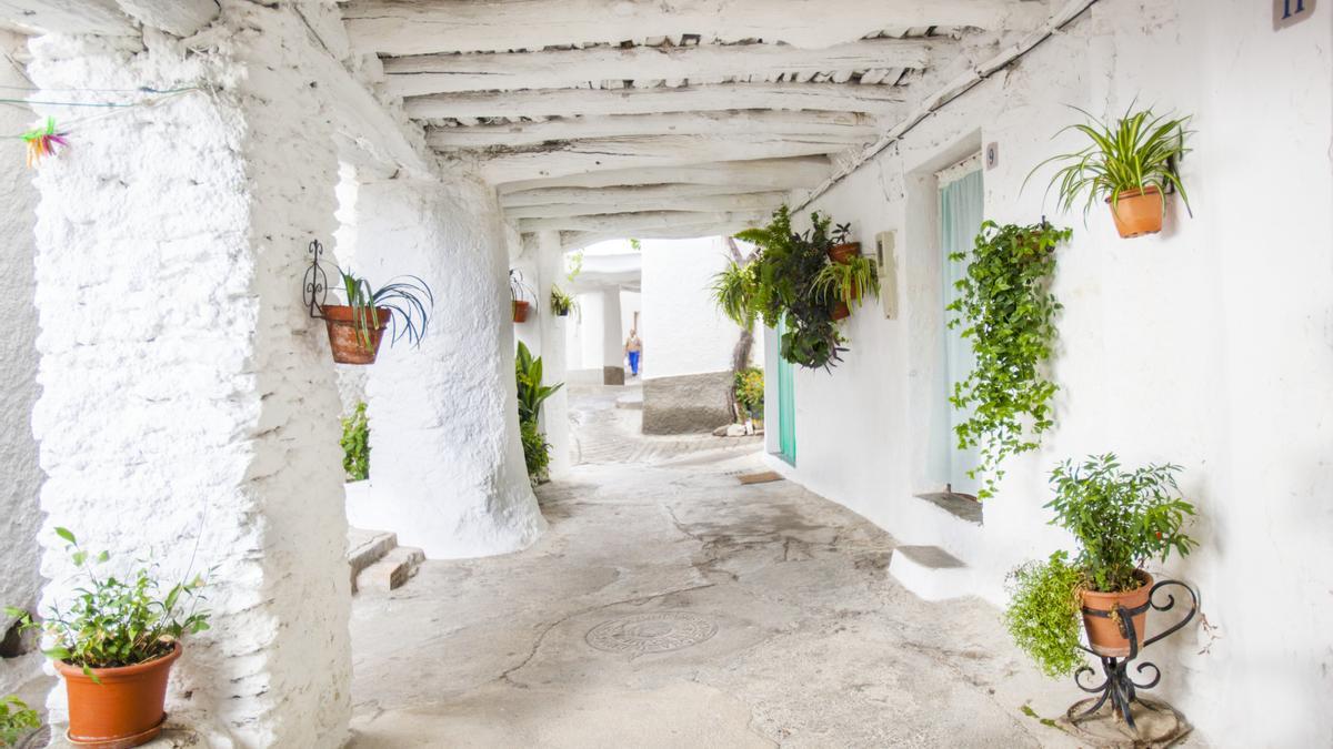 Pueblos de casas blancas como Capileira pueblan la Alpujarra de Granada.