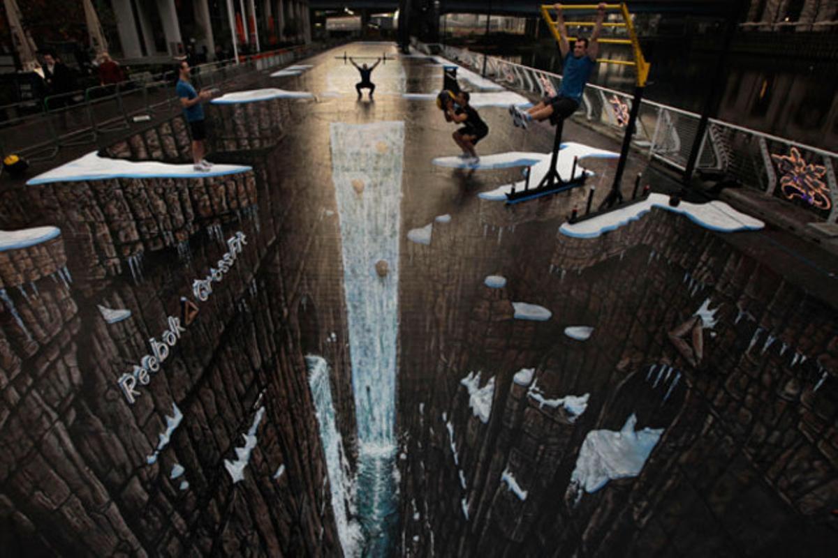 Imatge de la pintura al carrer tridimensional més llarga del món (60,46 m), creada per l’artista Joe Hill, a Londres (Regne Unit).