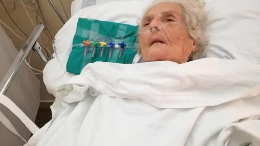 Josefa sigue ingresada en el Hospital Clínico de València.