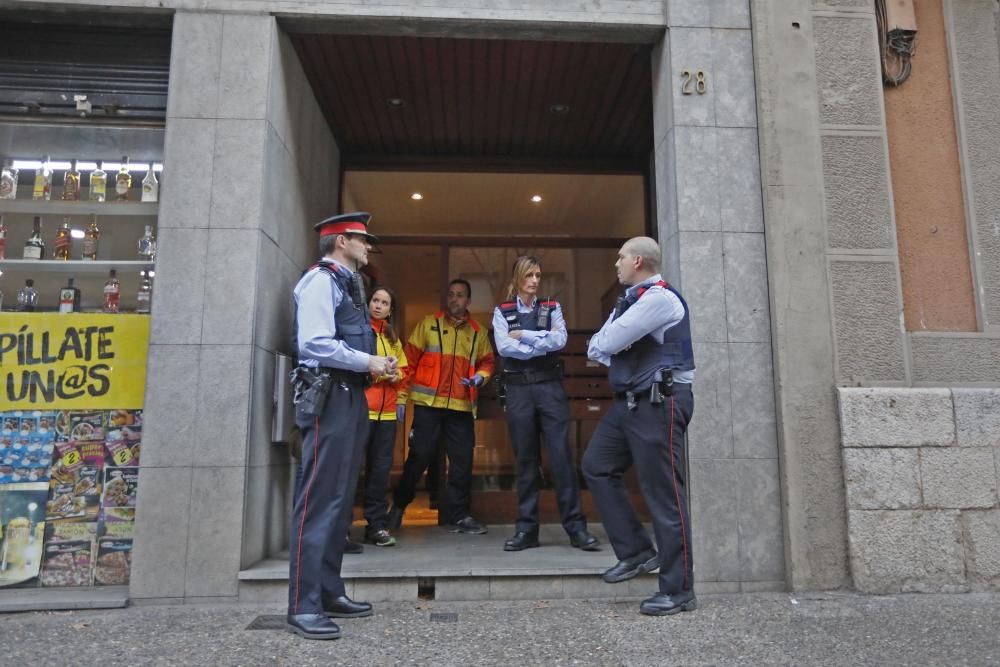 Una dona ofega la seva filla de 10 anys a Girona