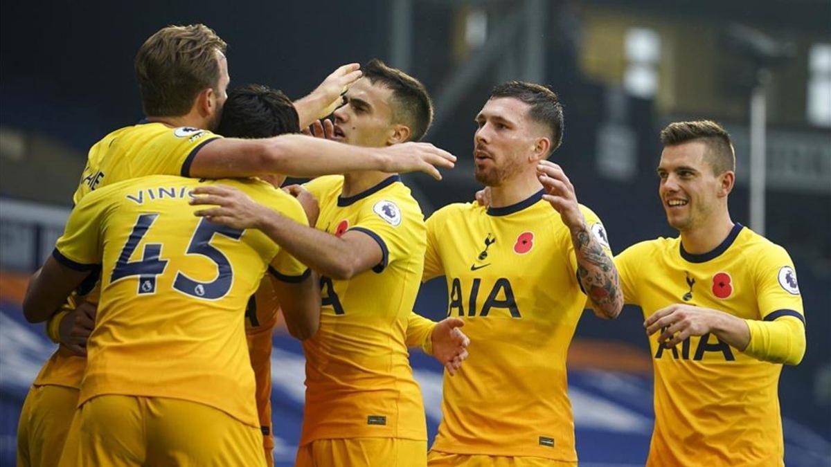 Jugadores del Tottenham celebrando un gol