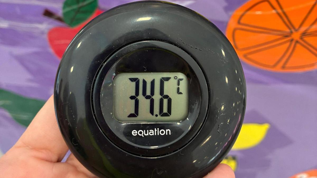 Termómetros miden las temperaturas en los colegios de Aragón.