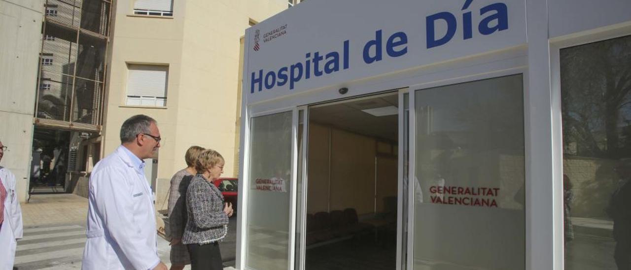 Pacientes y médicos se quejan del retraso en la ampliación del General