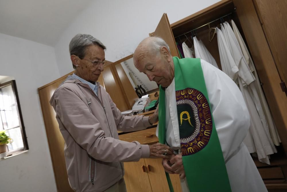 Homenaje en Tremañes a Cándido Viñas