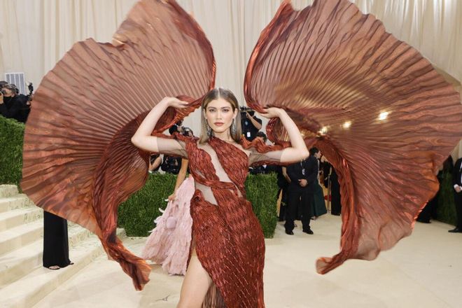 Valentina Sampaio en la Gala MET 2021