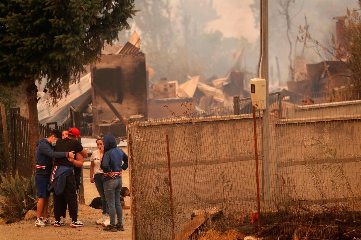 Los incendios que arrasan Chile dejan ya más de 20 muertos