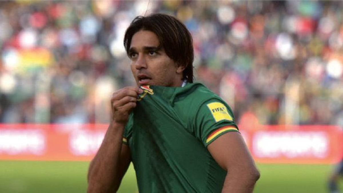 Martins Moreno celebra un gol con Bolivia.