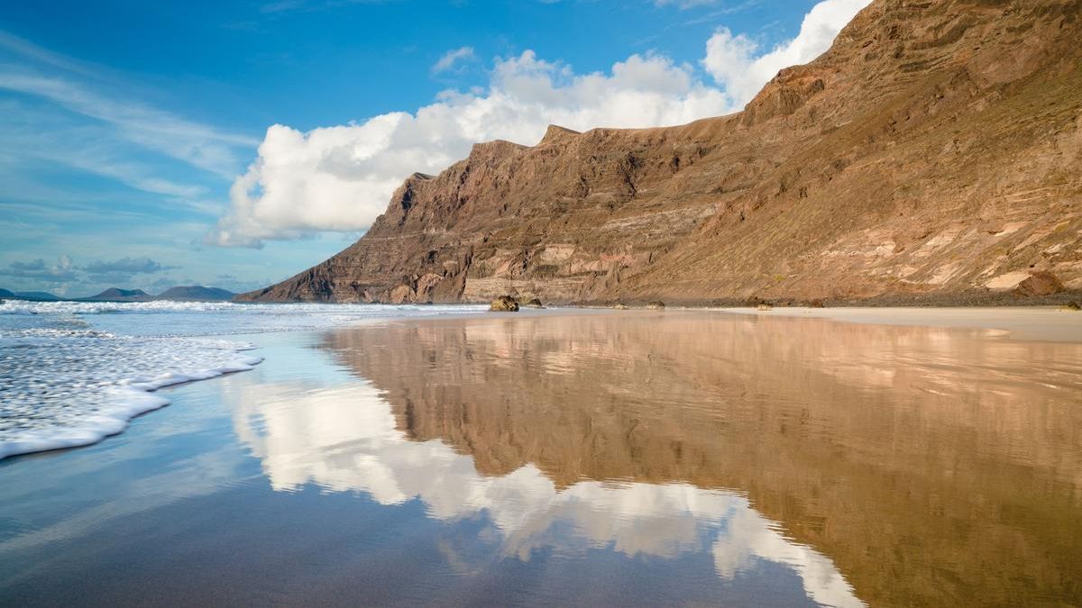 Famara beach, north of Lanzarote Famara beach, north of Lanzarote