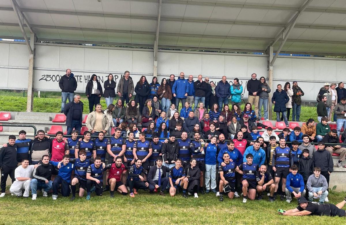 El equipo vilagarciano estuvo arropado por muchos aficionados en Acea da Má. | CEDIDA