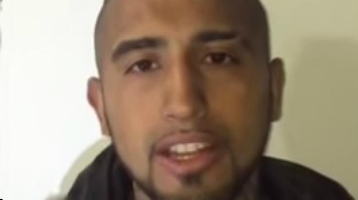 Arturo Vidal penja a Youtube un vídeo en què diu que es troba bé i que ell no va tenir la culpa de l’accident.