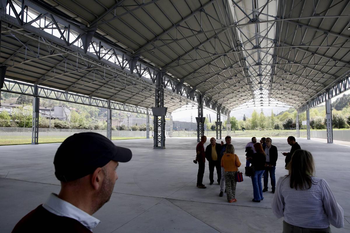 Langreo, La Felguera. Visita al nuevo recinto ferial de Talleres del Conde.