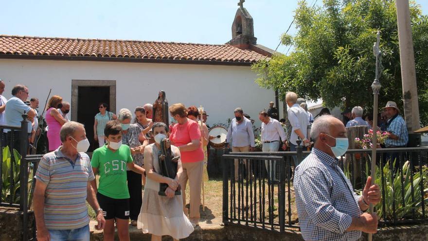 O San Benito mantén o fervor popular en Deza