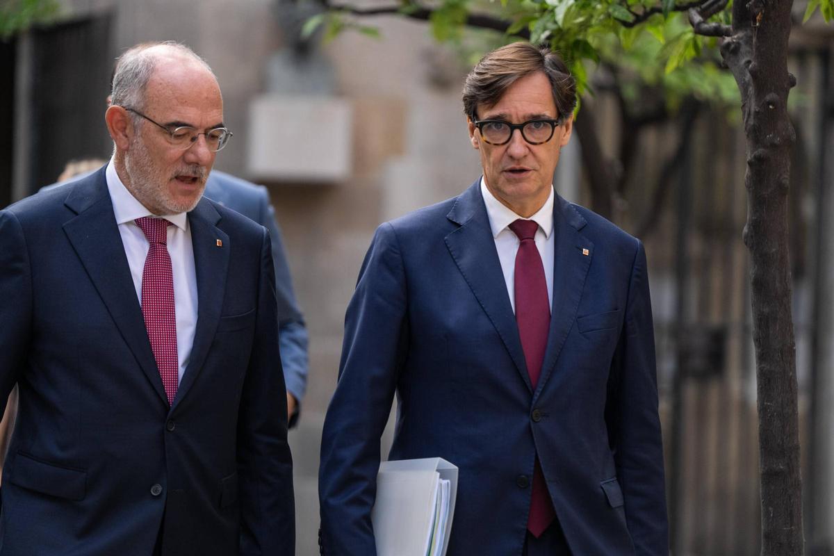 Imagen de archivo del conseller Duch y el president Illa.