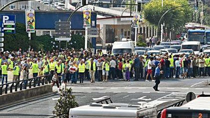 Protesta de personal de As Pontes en A Coruña el día 16.