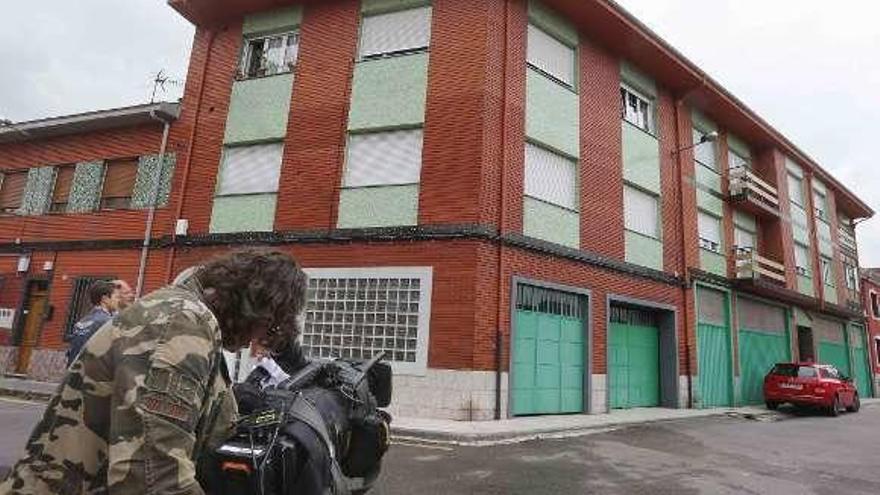 Inmueble en donde ocurrieron las dos muertes de Langreo. // Efe