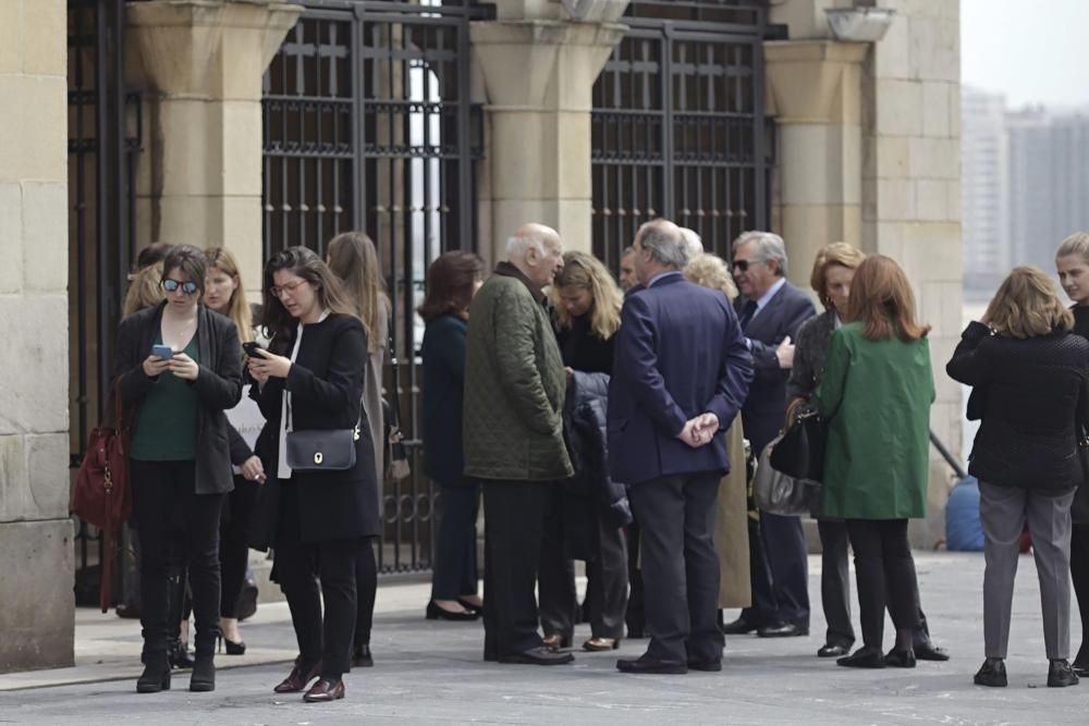 Funeral por Ichu Salazar-Simpson Bosh en la iglesia de San Pedro de Gijón