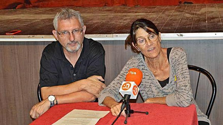 Josep Soler i Àngels Torrens, ahir, en la presentació de la refoma