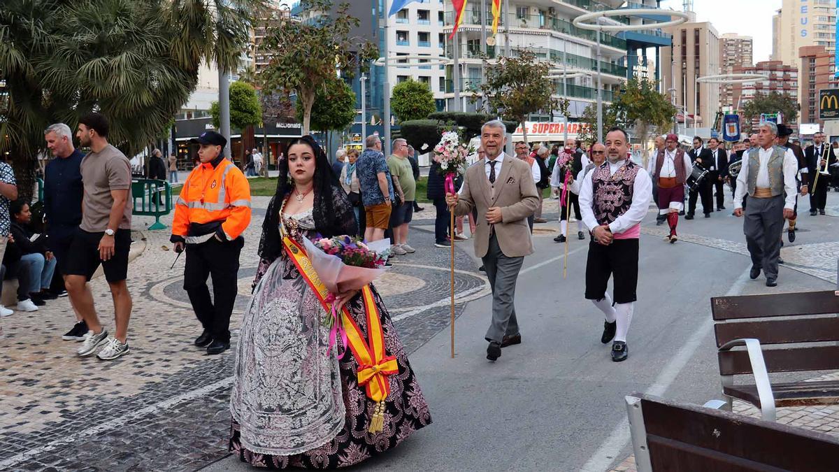 La ofrenda recorrió varias calles de la ciudad.
