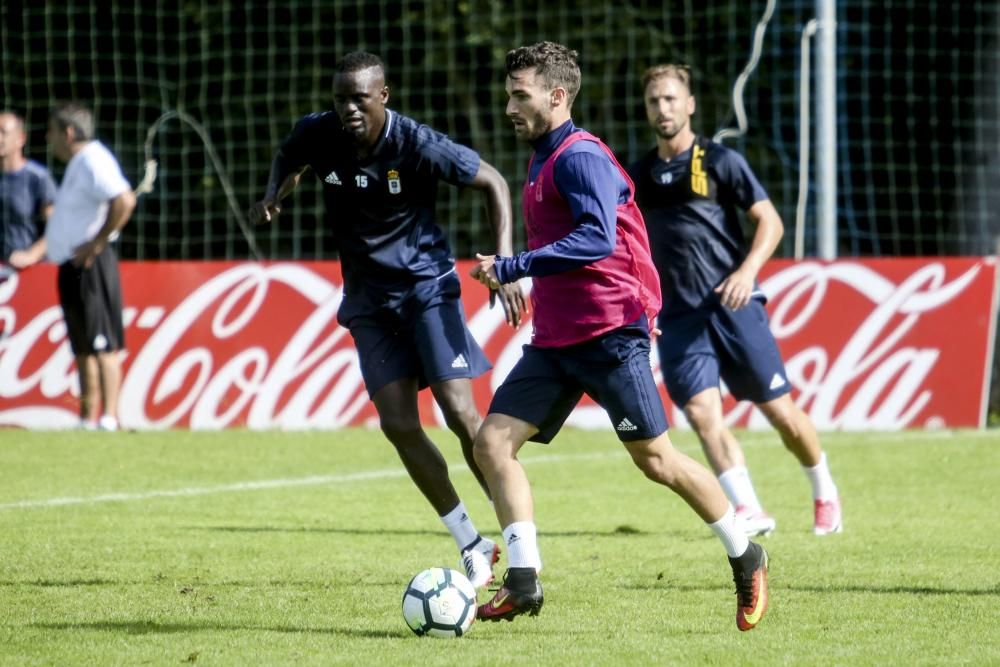 Entrenamiento del Real Oviedo en el Requexón