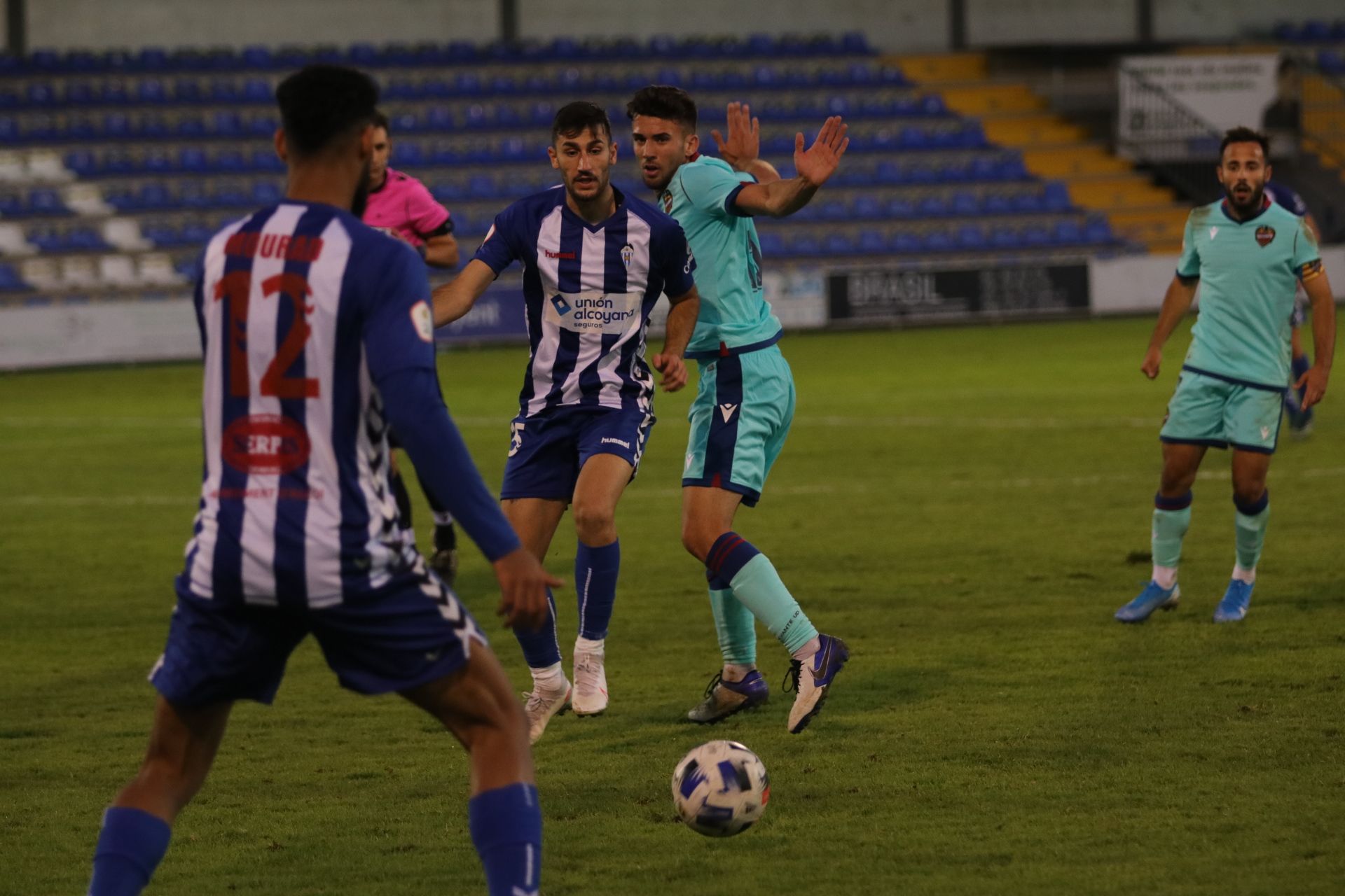 El Alcoyano se anota su primera victoria de la temporada (1-0)