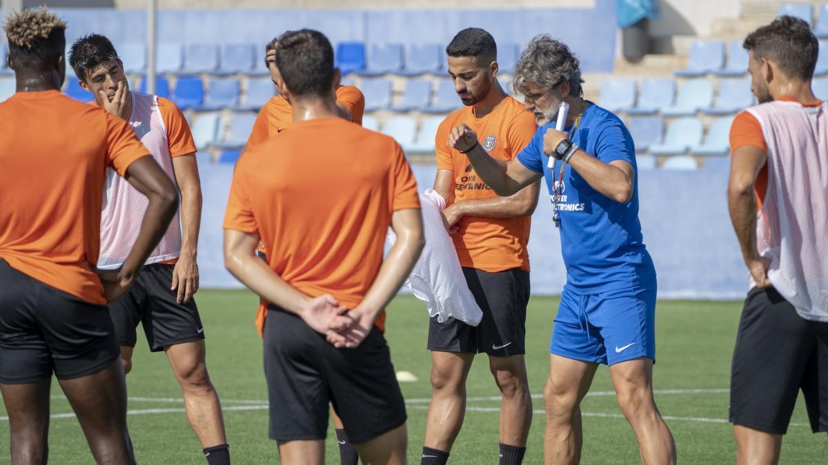 El nuevo técnico del Córdoba, un líder muy organizado